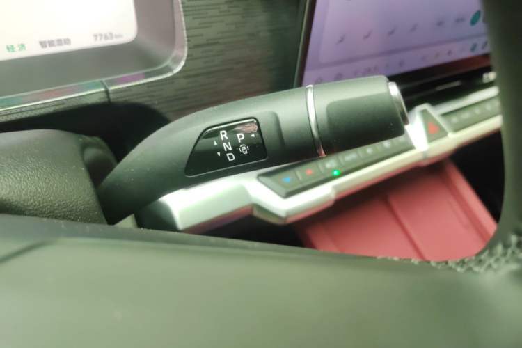 Used Tank 400 New Energy 2026 Model—Hi4-Z Smart Enjoyment Version Gear Lever