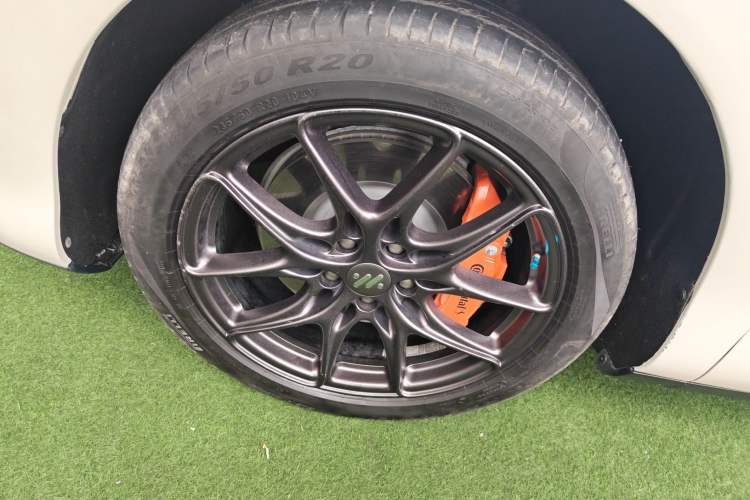 Used IM LS6 2023 Max Standard Edition Left Front Wheel Hub