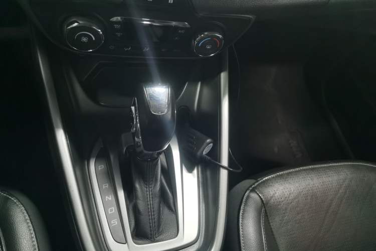 Used Ford Escort 2015 1.5L Automatic Fashion Model
