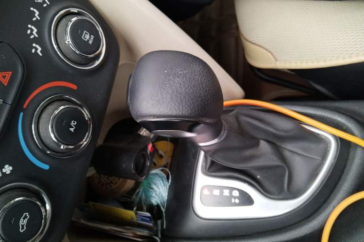 Used Fiat Viaggio 2012 1.4T Automatic Enjoyment Edition Gear Lever