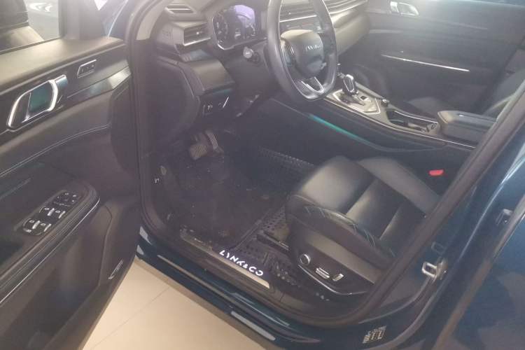 Used Lynk & Co 05 2020 2.0TD Two-Wheel Drive Shine Halo