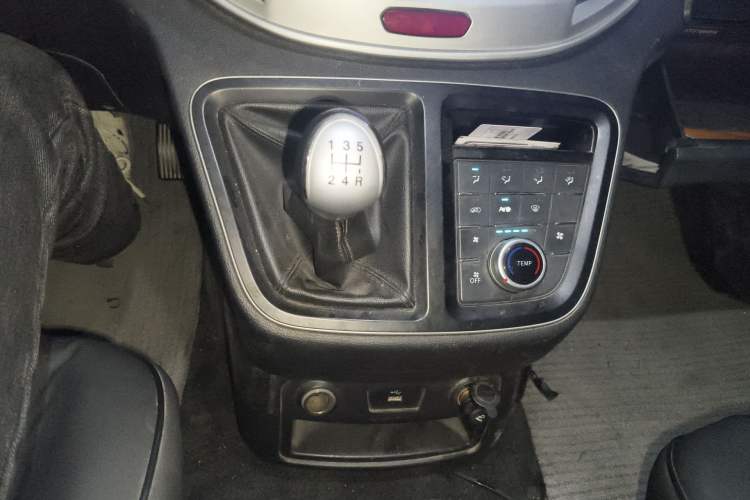 Used JAC Refine M4 2018 2.0L Manual Express Version Gear Lever