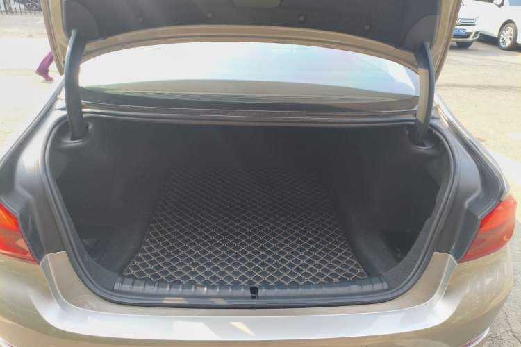 Used BMW 5 Series 2020 525Li Luxury Package