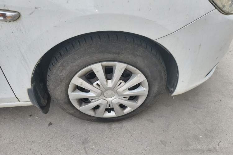 Used Chevrolet Sail 2015 Sail 3 1.3L Manual Warm Edition Right Front Wheel Hub