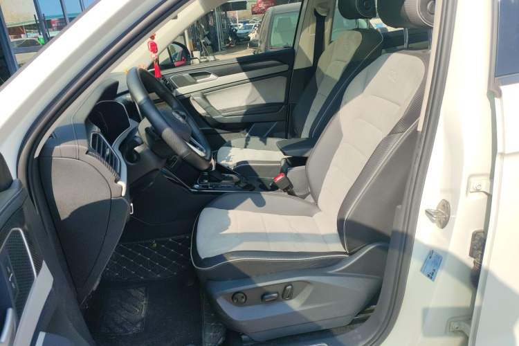 Used Volkswagen Tayron X 2023 330TSI Two-Wheel-Drive Prestige High-Energy Version Left Front Seat