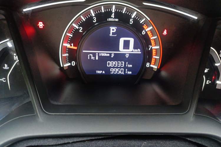 Used Honda Civic 2016 180TURBO CVT Comfort Version Odometer Close Up