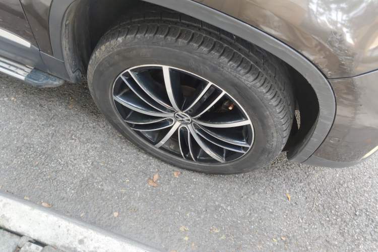 Used Volkswagen Tiguan 2015 2.0 TSI Automatic All-Wheel Drive Flagship Edition
