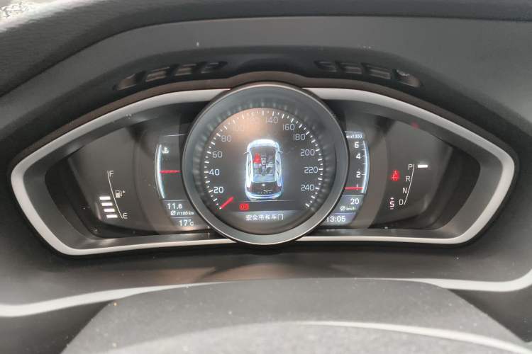 Used Volvo V40 2016 T3 Zhiyi Edition
