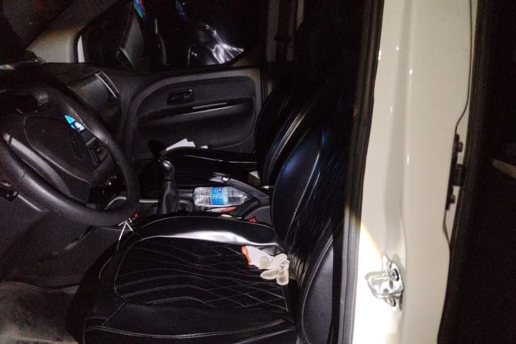 Used Jinbei Gold Hiace M Classic 2023 1.5L Engineering Lion Passenger Vehicle 5/6/7 Seats Left Front Seat