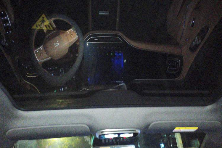 Used Rising R7 2024 Long-Range Pro Edition