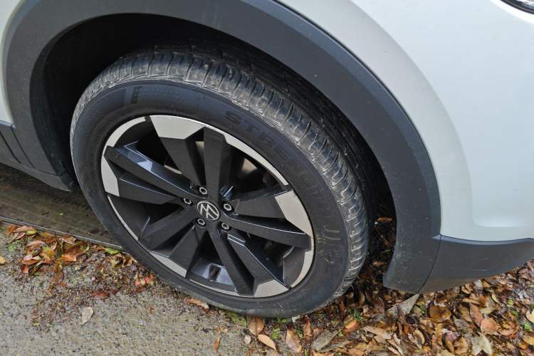 Used Volkswagen Tacqua 2020 1.5L Automatic Yue Right Front Wheel Hub