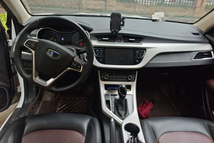 Used Geely Auto Vision 2018 1.5L Automatic Happiness Edition Center Console