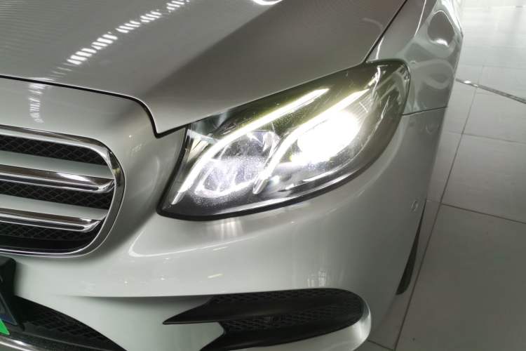 Used Mercedes-Benz E-Class 2017 E 300 L Sporty and Stylish Model Left Front Headlight