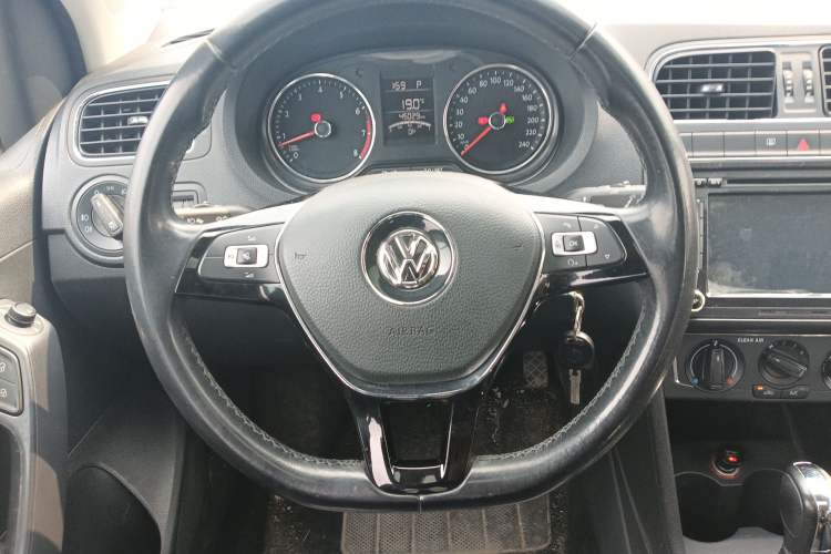 Used Volkswagen Polo 2016 1.6L Automatic Comfort Model
