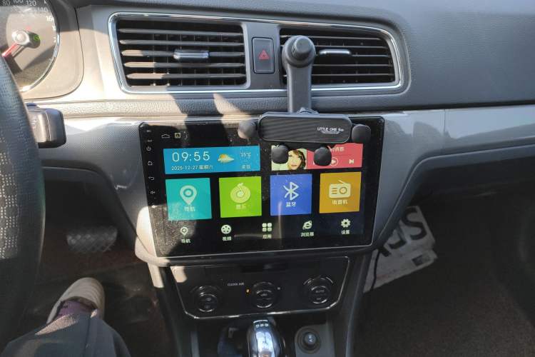 Used Volkswagen Gran Lavida 2017 180TSI DSG Comfort Edition Audio And AC Panel