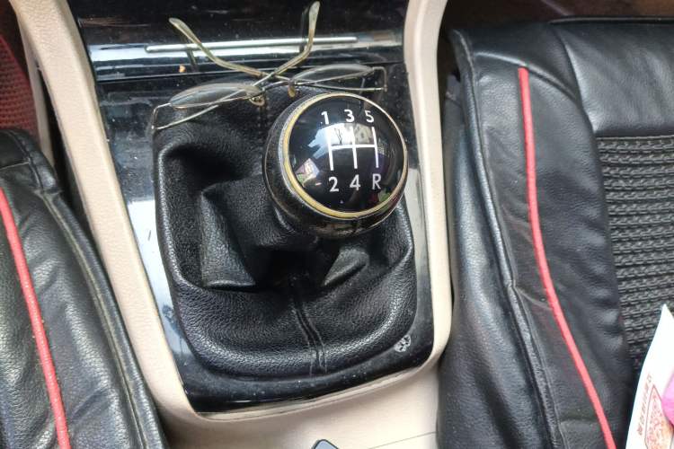 Used Volkswagen Passat 2011 1.8T Manual Luxury Model Gear Lever