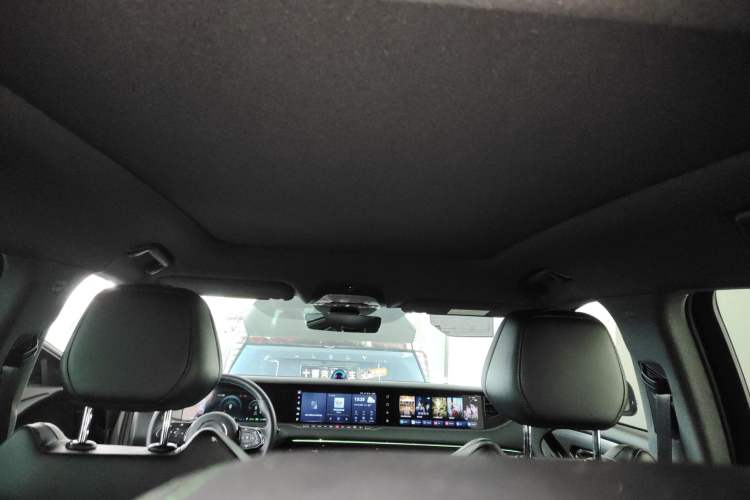 Used VOYAH FREE 2025 318 259 km All-Wheel-Drive Exploration Edition
