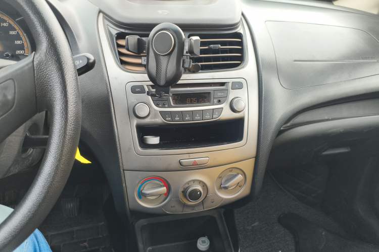 Used Chevrolet Sail 2013 Sedan 1.4L Manual - Youyi Happiness Edition