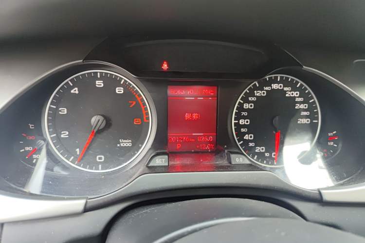 Used Audi A4L 2011 2.0 TFSI Comfort Model
