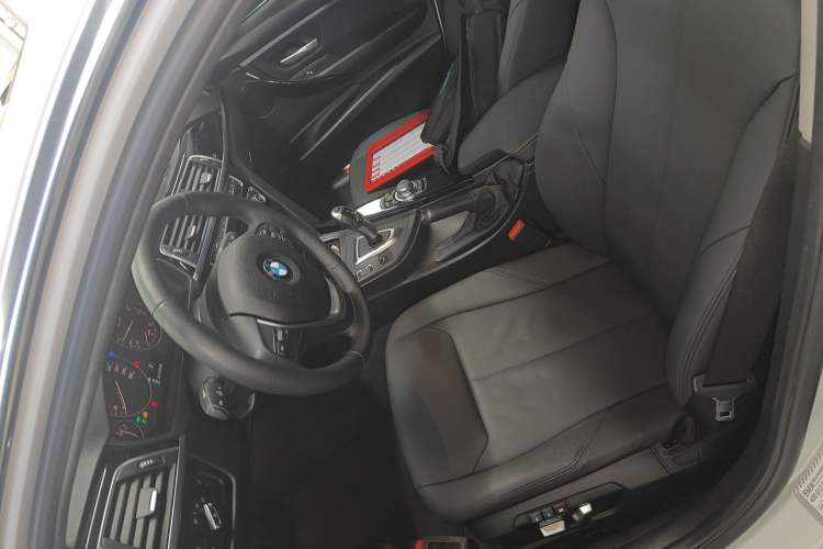 Used BMW 3 Series 2016 320Li Fashion Model Left Front Seat