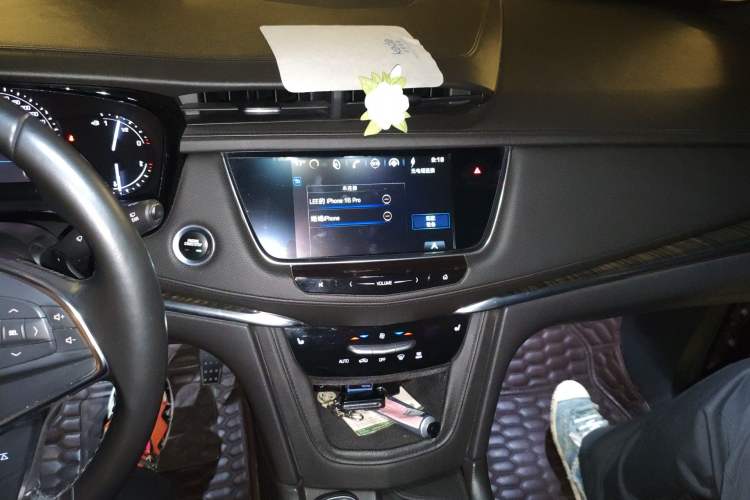 Used Cadillac XT5 2018 28E Four-Wheel Drive Tech Version