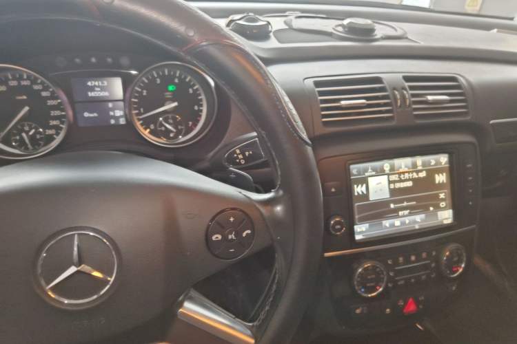 Used Mercedes-Benz R-Class 2017 R 320 4MATIC Business Edition Prestige Model Gear Lever