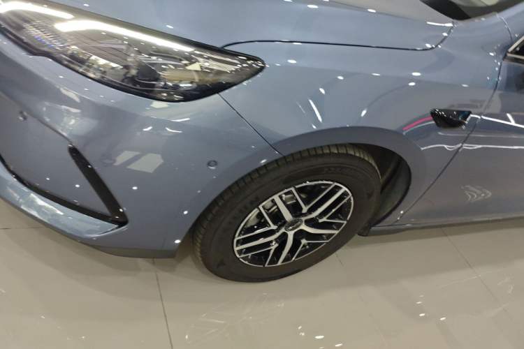 Used BYD Seal 05 DM-i 2025 DM-i Intelligent Drive 120KM Flagship Model Exterior 4