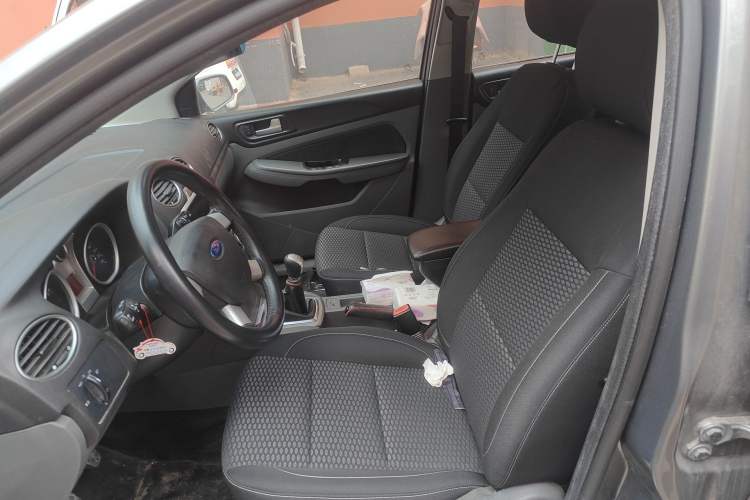 Used Ford Focus 2013 Hatchback Classic 1.8L Manual Base Model Left Front Seat