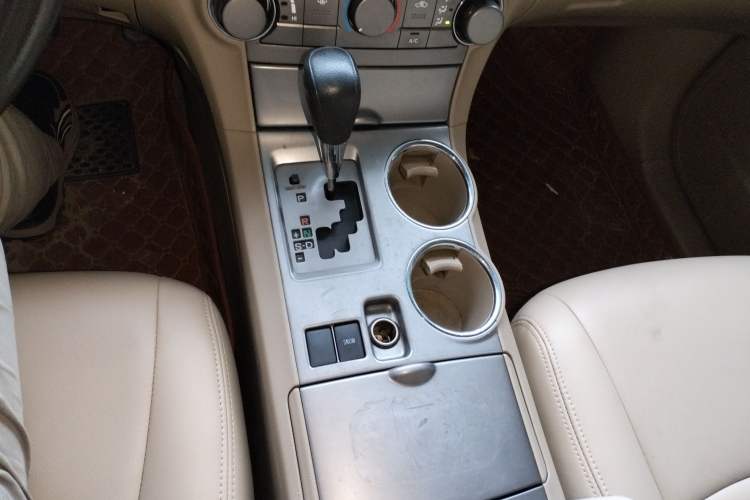 Used Toyota Highlander 2011 2.7L Two-Wheel Drive 5-Seater Elite Edition
