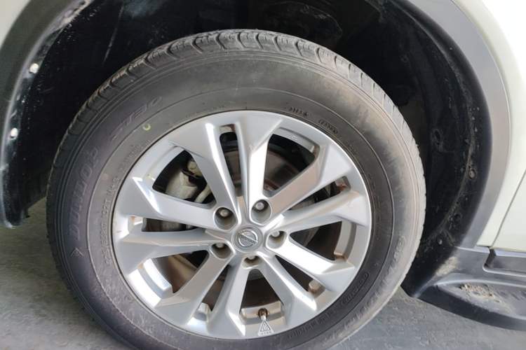 Used Nissan X-Trail 2015 2.0L CVT Comfort MAX Edition 2WD
