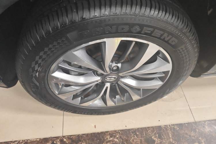 Used GAC Trumpchi GS8 2017 320T Two-Wheel Drive Luxury Smart Connectivity Version (7 Seats)