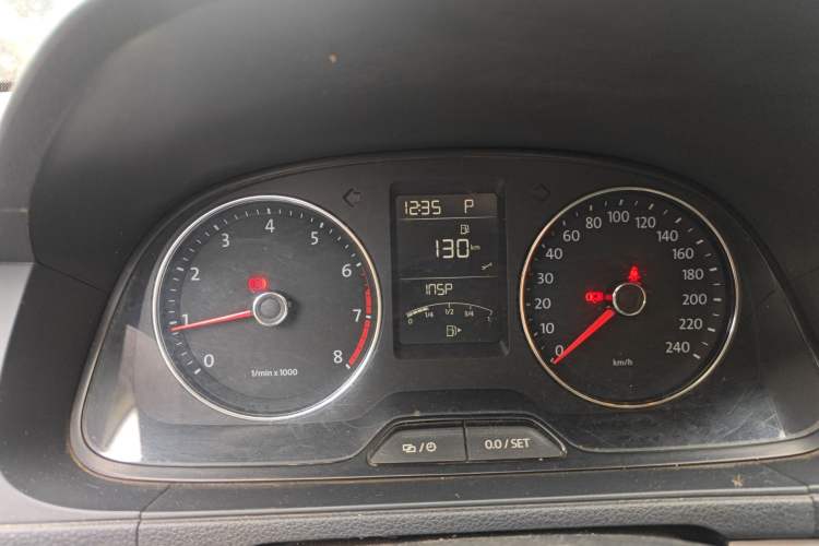 Used Volkswagen Lavida 2013 1.6L Automatic Comfort Edition Instrument Cluster