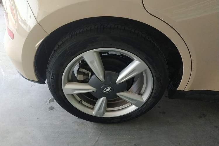 Used ORA Good Cat 2022 Morandi Edition 400km Standard Range Luxury Version Lithium Iron Phosphate Right Rear Wheel Hub