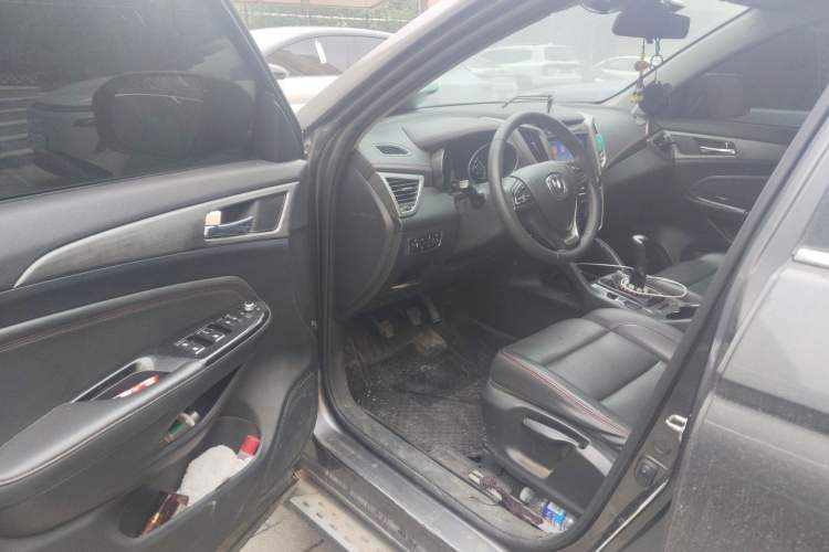 Used CHANGAN CS75 2017 Shangkui Edition 1.5T Manual Enjoyment Model
