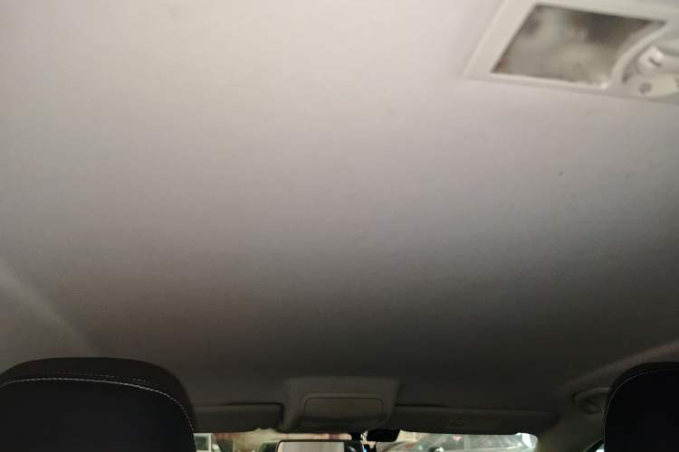 Used Volkswagen Tiguan 2015 1.8TSI Automatic Two-Wheel Drive Trend Edition Headliner