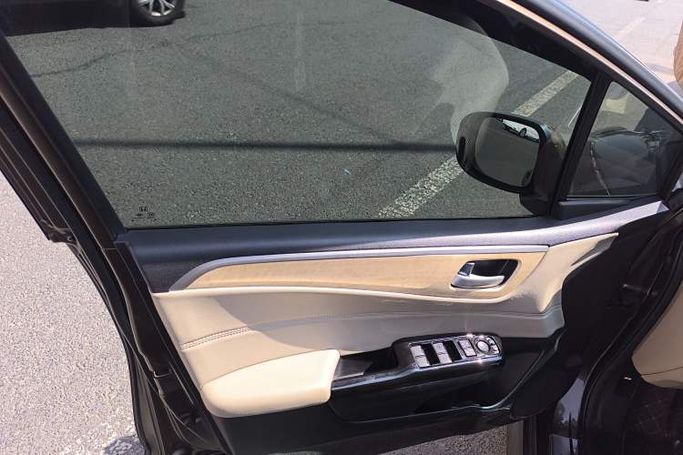 Used Honda Jade 2013 1.8L automatic Comfort version 5 seats