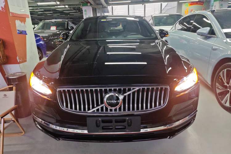 Used Volvo S90 2022 B5 Zhiyi Luxury Edition

