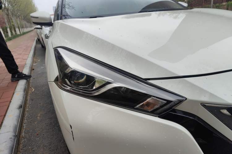 Used Nissan Lannia 2016 1.6L CVT Smart Cool Edition Right Front Headlight