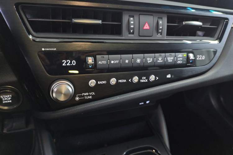 Used Lexus ES 2022 200 Excellence Edition
