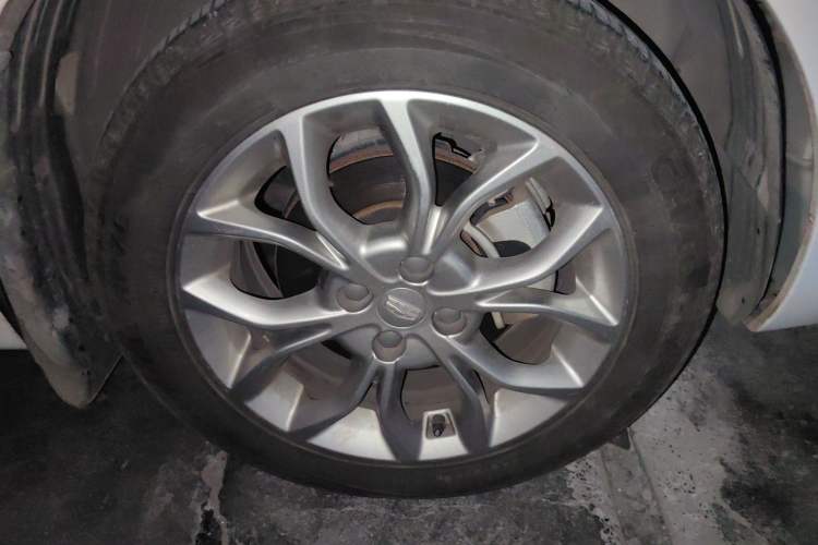 Used Geely Auto Vision 2018 1.5L Automatic Happiness Edition Right Front Wheel Hub