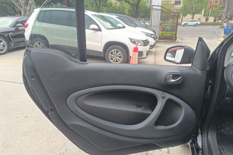 Used smart fortwo 2015 1.0L 52 kW Hardtop Passion Edition