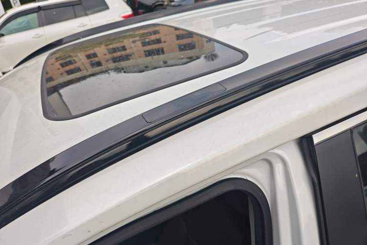 Used Toyota RAV4 2021 Revised Version Dual-Motor Hybrid 2.5L E-CVT Two-Wheel Drive Elite Edition Roof