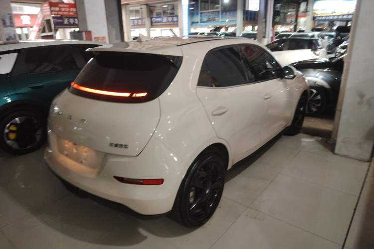 Used ORA Good Cat 2024 401 km Luxury Version Rear Right 45 Deg