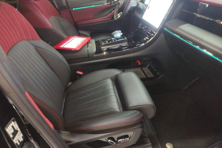 Used GAC Trumpchi M8 2024 Zongshi Series Dual-Motor Flagship Edition Right Front Seat