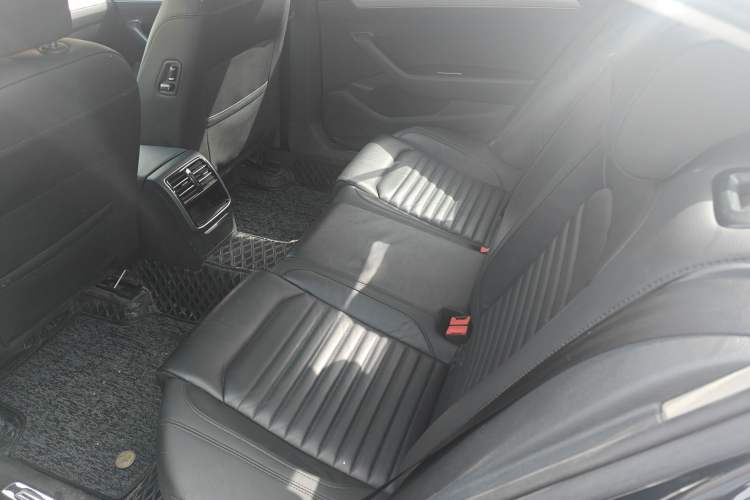 Used Volkswagen Magotan 2019 330TSI DSG Leading Edition China V Standard
