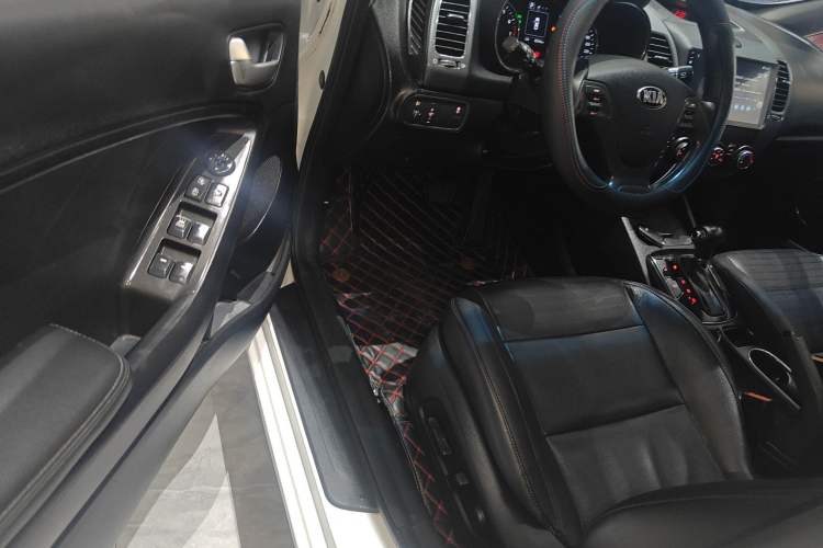 Used Kia K3 2017 1.6L Automatic 15th Anniversary Special Edition GLS Driver Seat