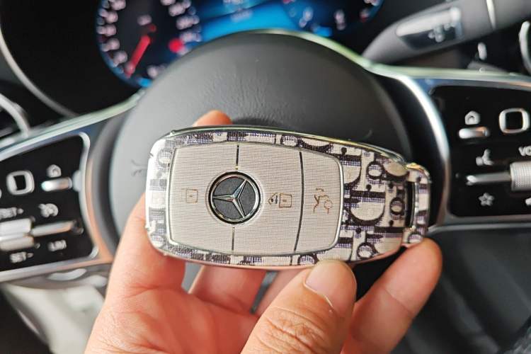 Used Mercedes-Benz GLC Coupe 2023 Refreshed GLC 260 4MATIC Coupe SUV Vehicle Key