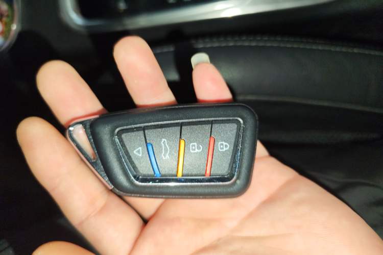 Used Mitsubishi Outlander 2014 2.4L 4x4 Deluxe Value Edition 5 Seats Vehicle Key