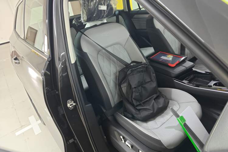 Used Volkswagen Tavendor 2026 Model 380TSI Four-Wheel Drive R-Line Cruise Zhongxiang Edition