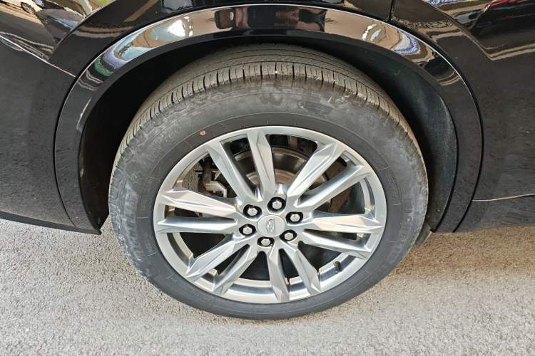 Used Cadillac XT6 2022 2.0T 7-Seater Two-Wheel Drive Luxury Version Right Rear Wheel Hub